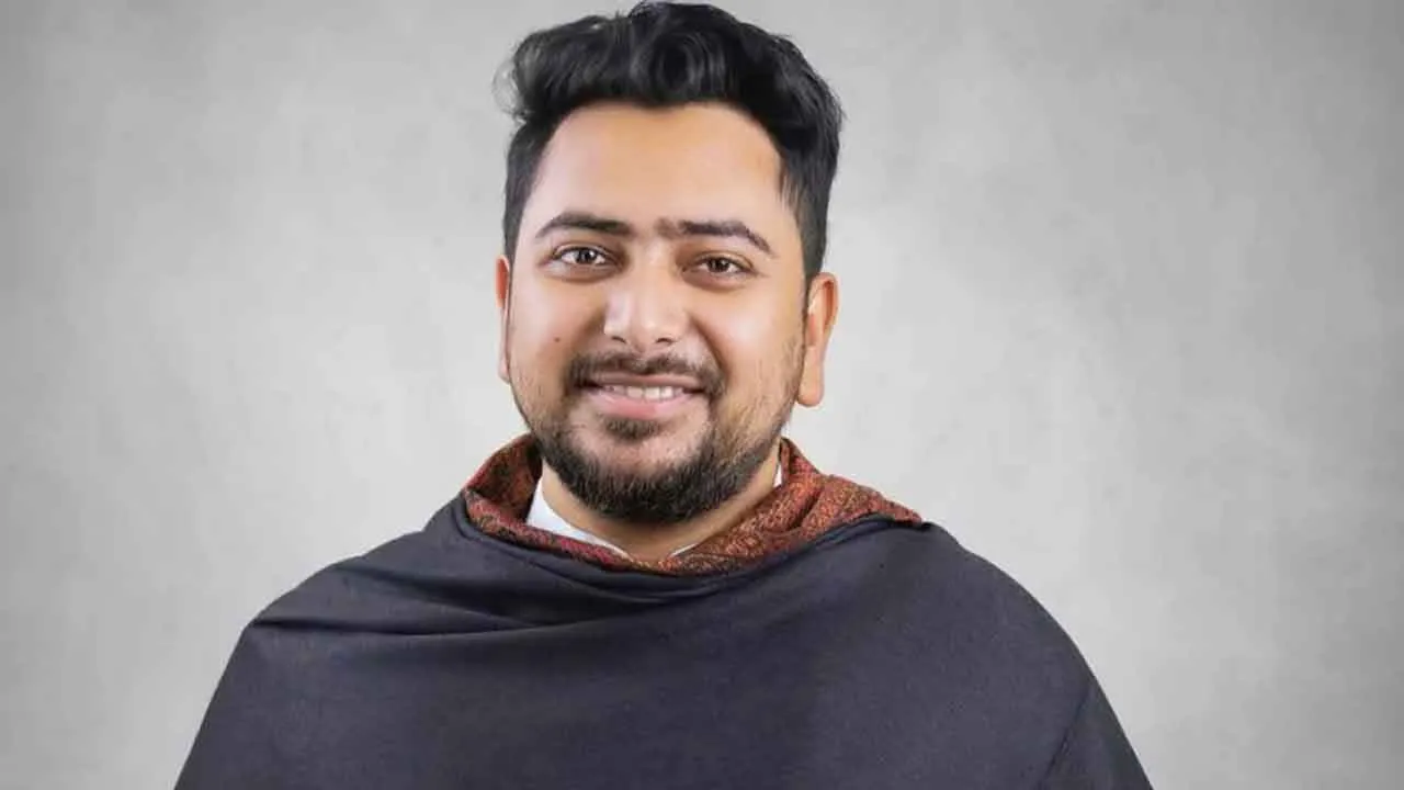 হাড্ডাহাড্ডি লড়াইয়ে জয় পেলেন নাহিদ