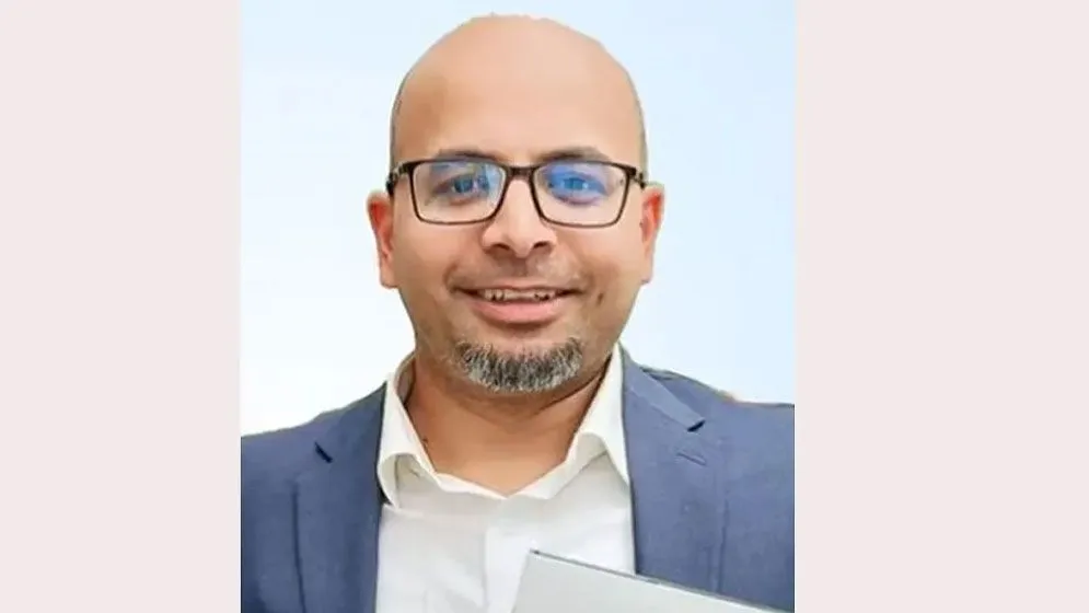 দেশ ছাড়ার কারণ জানালেন প্রধান উপদেষ্টার বিশেষ সহকারী