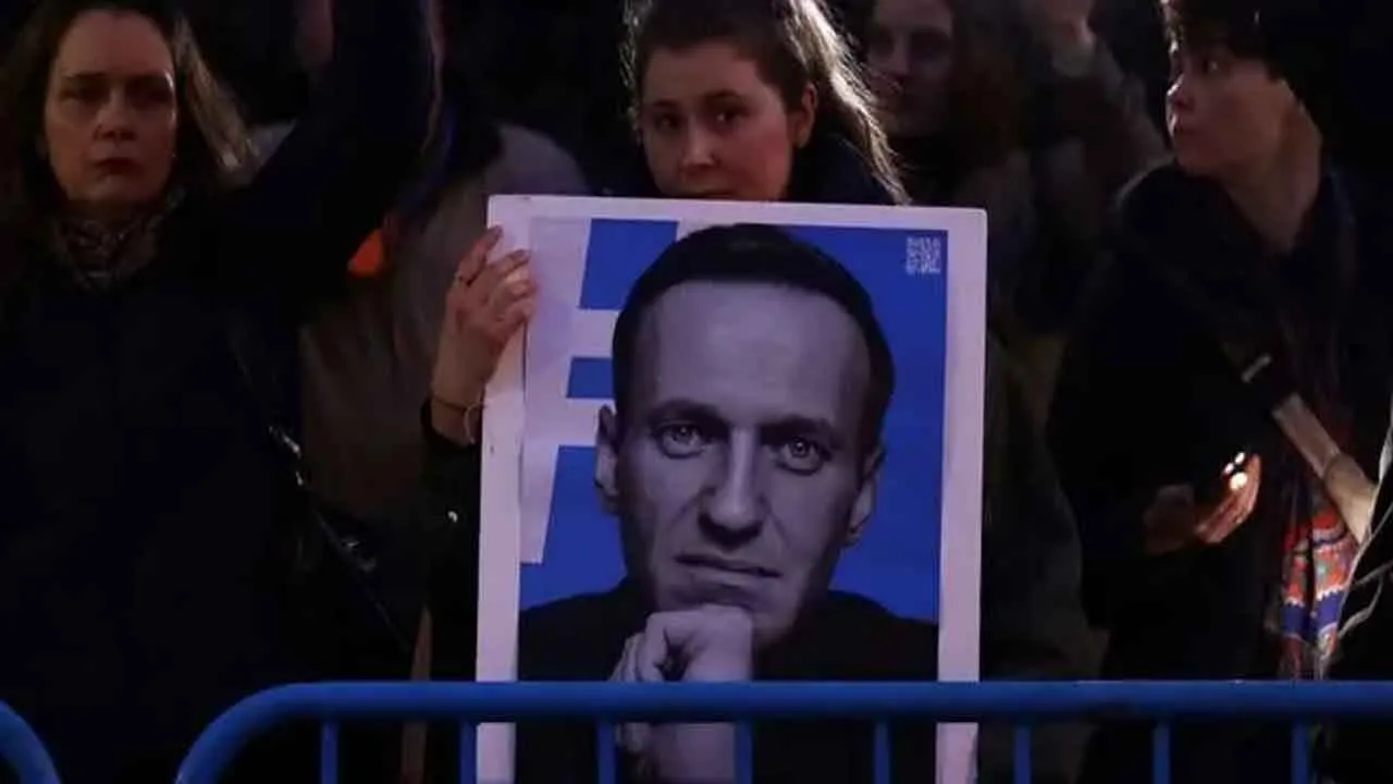 নাভালনিকে ব্যাঙের বিষে হত্যা করেছে রাশিয়া