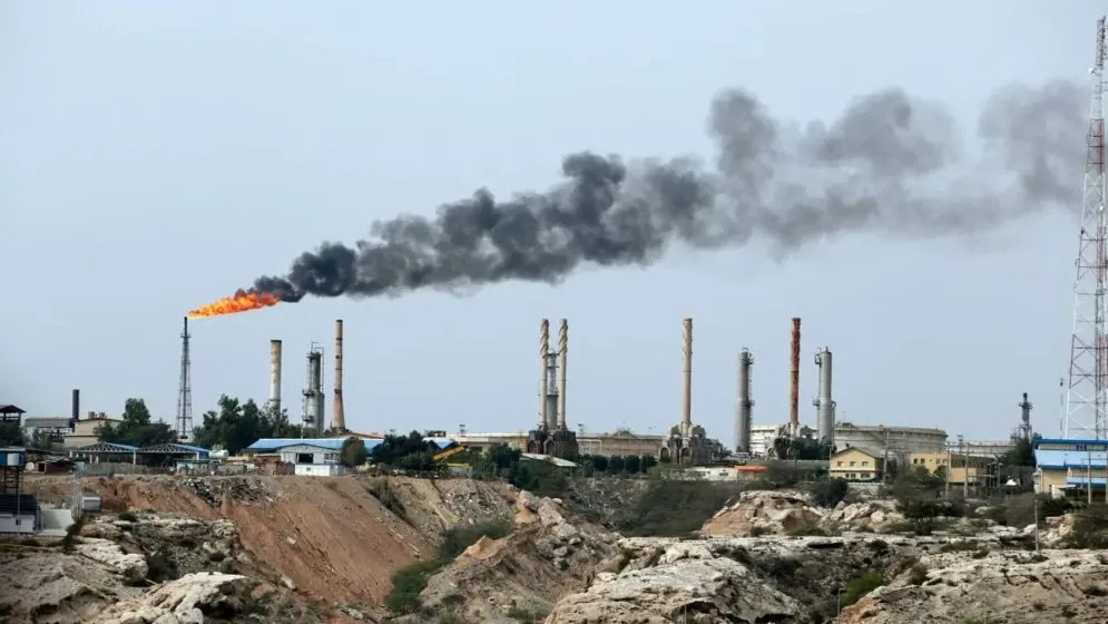 বৈশ্বিক তেলের বাজার নিয়ন্ত্রনের বাইরে যাওয়ার আশঙ্কা