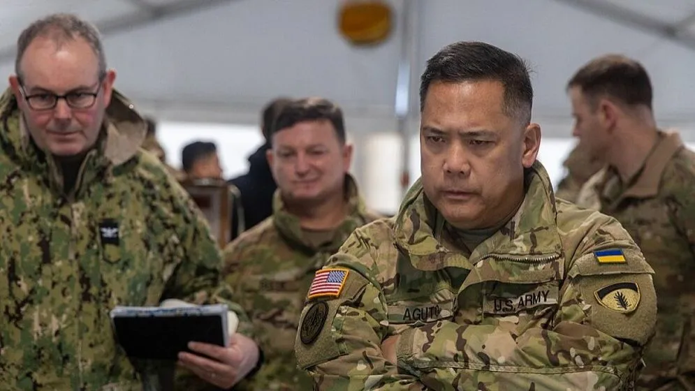 ভুলে ট্রেনে পড়ে গেল ‘গোপন’ যুদ্ধ মানচিত্র, বিপাকে মার্কিন জেনারেল