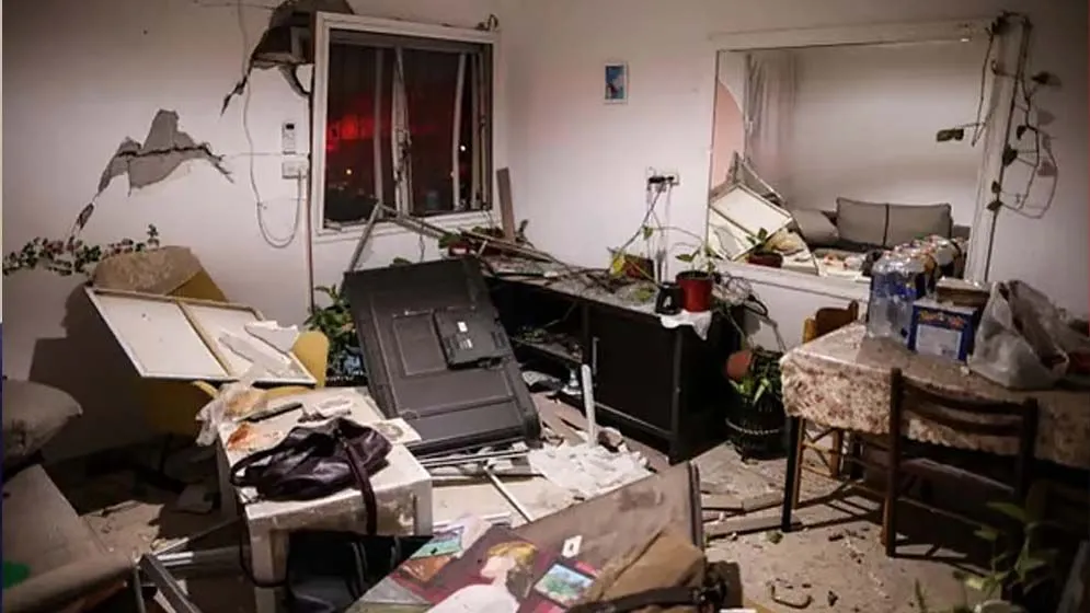 ইরানের হামলায় লণ্ডভণ্ড ইসরাইলের আরাদ, নিহত ৬