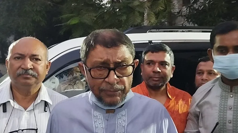 খালেদা জিয়ার গৃহপরিচারিকা ফাতেমার ভাতিজিকে দেখতে ঢামেকে স্বাস্থ্যমন্ত্রী