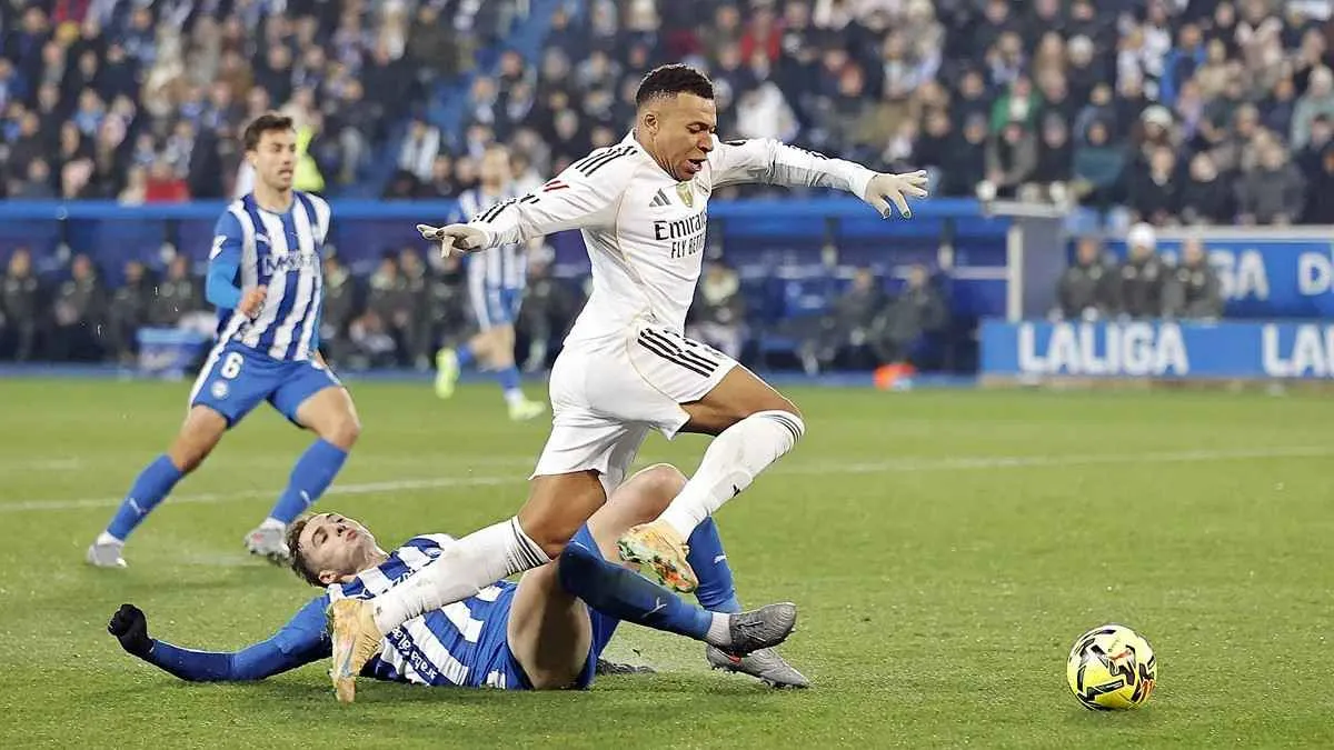 এমবাপে-ভিনিসিয়ুসের গোলে জয়ের ধারায় ফিরল রিয়াল