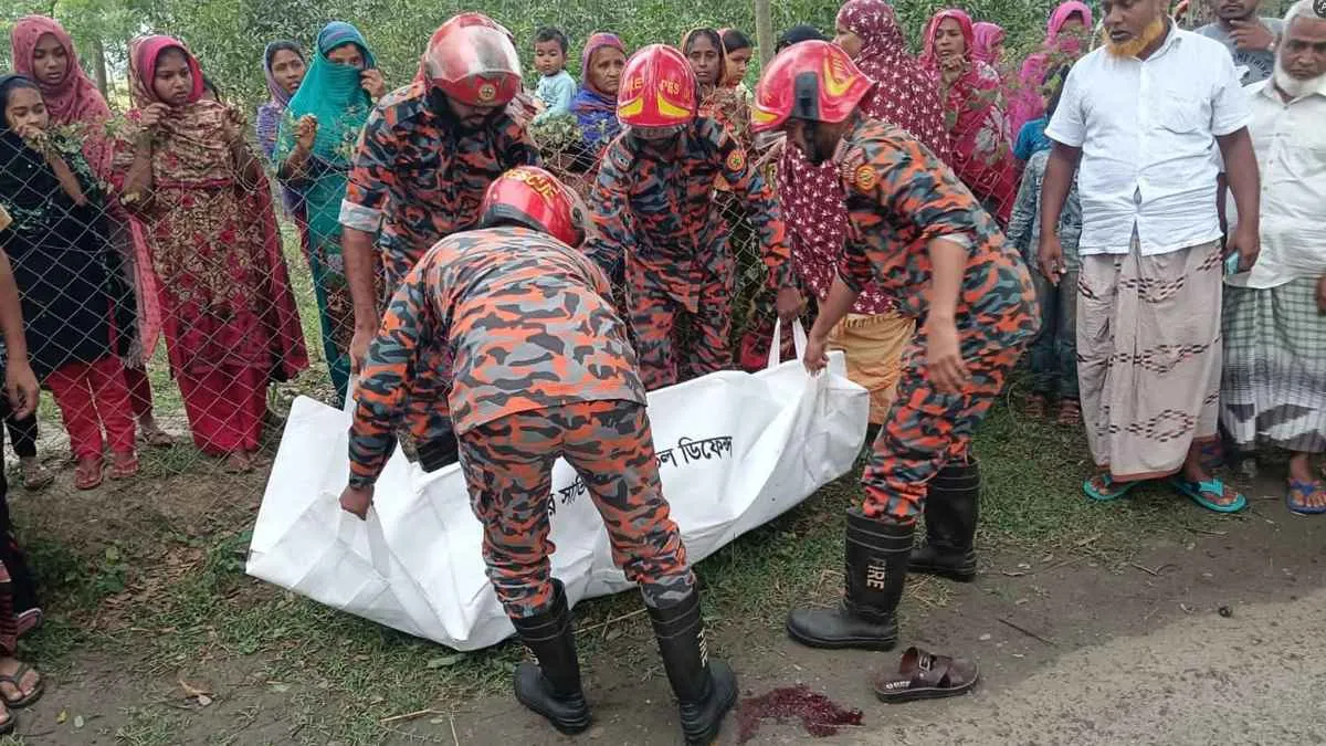 তিন যানবাহনের সংঘর্ষে ২ মোটরসাইকেল আরোহী নিহত