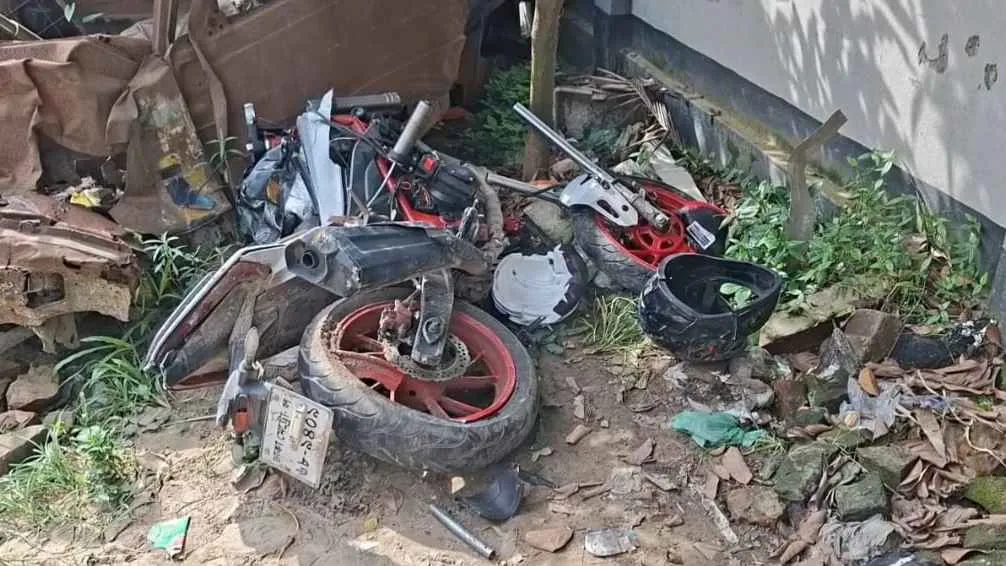 গাজীপুরে ট্রাকচাপায় মোটরসাইকেল আরোহী দুই বন্ধু নিহত