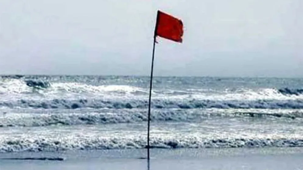 চার সমুদ্রবন্দরে ৩ নম্বর সতর্কসংকেত