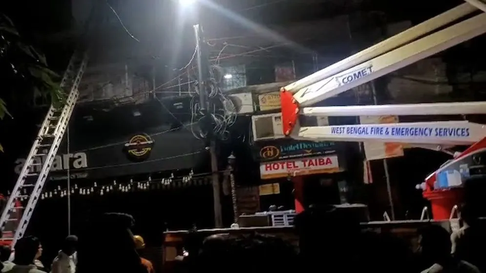 কলকাতায় নিউমার্কেটের পাশের হোটেলে ভয়াবহ আগুন, নিহত ৯