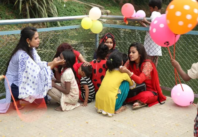 সুবিধাবঞ্চিতদের সাথে ভালবাসা দিবস উদযাপন করল ‘পথ’ 