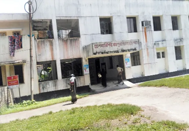 রায়পুর সরকারি হাসপাতালে দালালদের হাতে জিম্মি রোগী