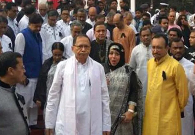 আদালতের রায় বাংলায় না লেখায় দুঃখ প্রকাশ করেছেন প্রধান বিচারপতি