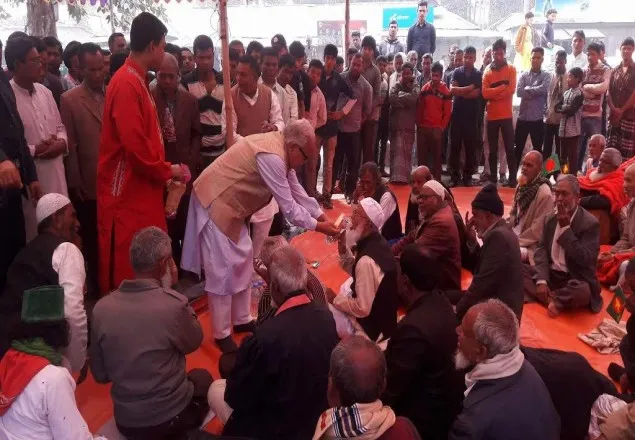 'সঠিক তালিকা নিয়ে মুক্তিযোদ্ধাদের আমরন অনশন' ভাঙ্গালেন এমপি