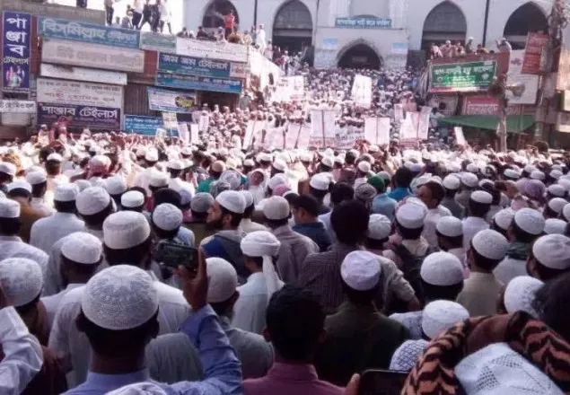 ‘অবিলম্বে মূর্তি অপসারণ করুন অন্যথায় জনগন রাজপথে নামতে বাধ্য হবে’ 