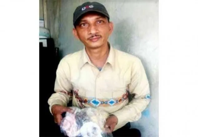 মাশরুম চাষ করে প্রতিবন্ধী যুবকের ভাগ্য বদলের গল্প