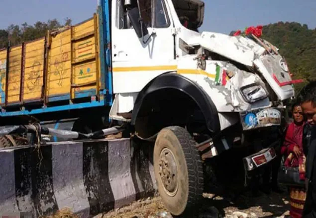 ভারতে ট্রাক দুর্ঘটনায় ১৬ জনের মৃত্যু