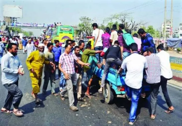 পরিবহন ধর্মঘটে অচল সারা দেশ, ভোগান্তিতে সাধারণ মানুষ