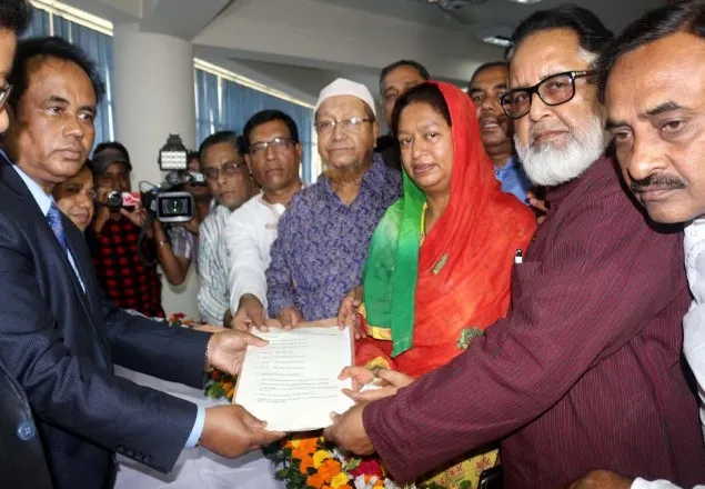 কুসিক নির্বাচন : সীমা-সাক্কুর মনোনয়নপত্র দাখিল