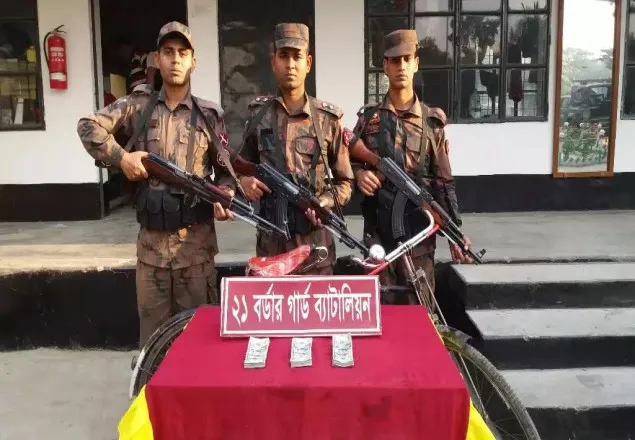 বেনাপোল সীমান্তে ৩০ হাজার ইউএস ডলার উদ্ধার