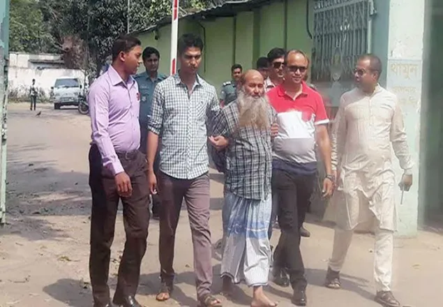 ‘গুলশান হলি আর্টিজানে হামলার অনুমোদন দেন বড় হুজুর’