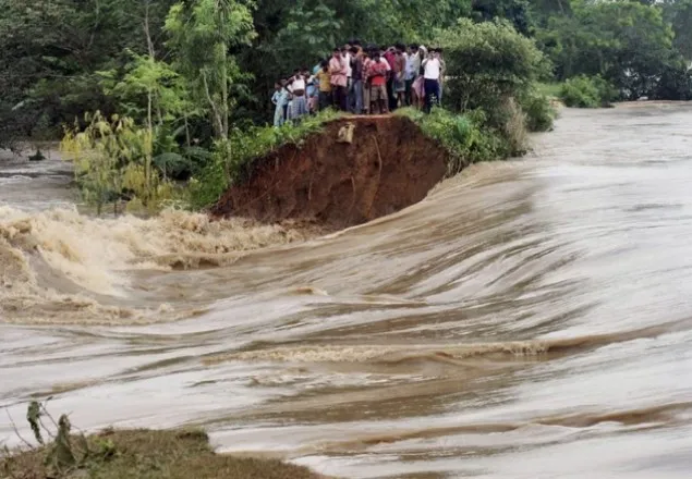 জিম্বাবুয়েতে বন্যায় গৃহহীন হয়ে পড়ছে কয়েক হাজার মানুষ