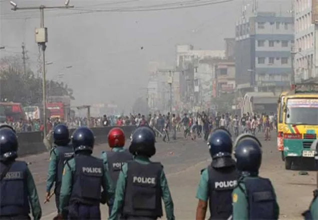 গাবতলীতে সংঘর্ষ: সাত শ্রমিক ফের রিমান্ডে