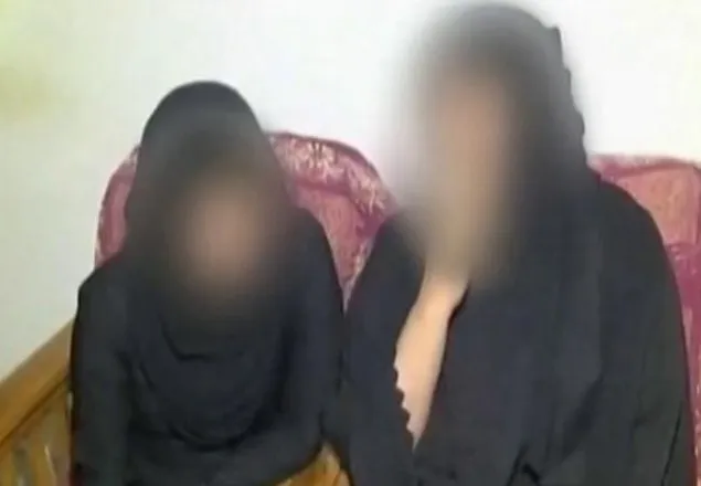 হোয়াটসঅ্যাপে তালাক দেওয়ায় আইনের শরণাপন্ন হয়েছেন দুই নারী