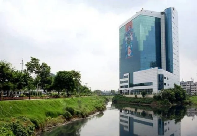 ভবন ভাঙতে ৩ বছর সময় চায় বিজিএমইএ