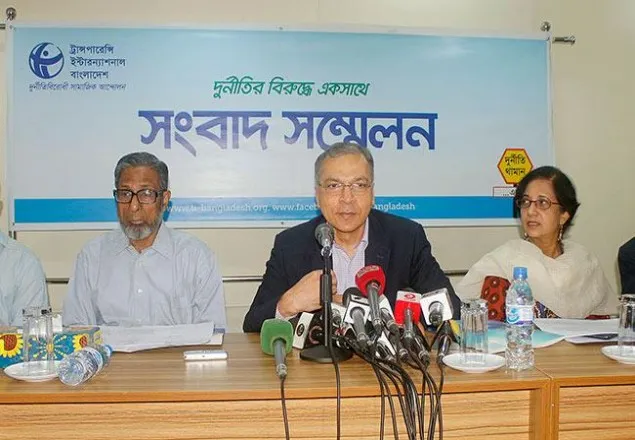 ৯০ শতাংশ বিদেশ গমনেচ্ছু প্রতারণার শিকার : টিআইবি
