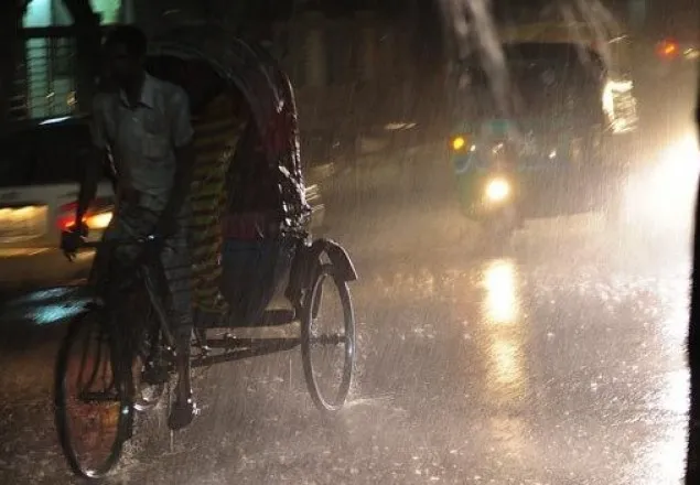 রাজধানীতে স্বস্তির বৃষ্টি 