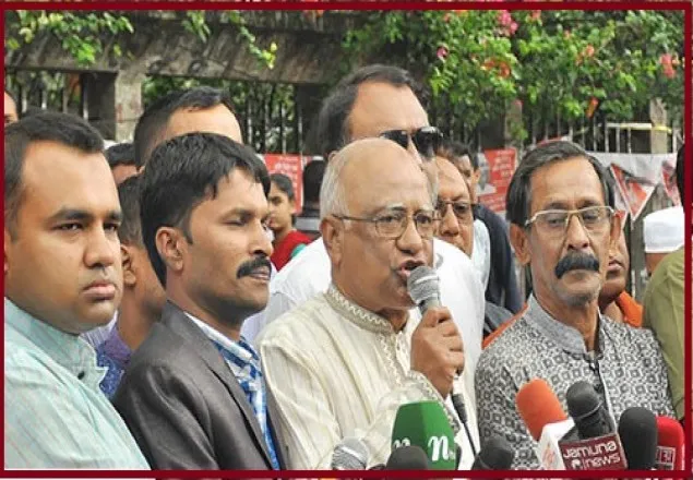 প্রধানমন্ত্রী কুমিল্লার নাম মুছে ফেলতে চান:  ড. মোশাররফ 