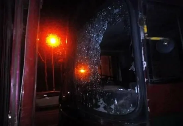 আজও জাবির রাস্তায় ঢাবির মহড়া, বাস বন্ধ থাকায় শিক্ষা কার্যক্রম ব্যহত