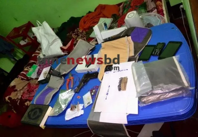 সীতাকুণ্ডে জঙ্গি আস্তানায় অভিযান: ওসি আহত, আটক ৩