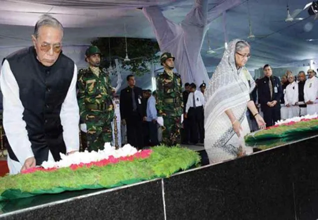 টুঙ্গিপাড়ায় রাষ্ট্রপতি ও প্রধানমন্ত্রীর শ্রদ্ধা