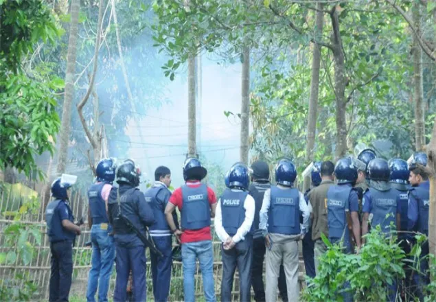 সীতাকুণ্ডে জঙ্গি আস্তানায় অভিযানের ঘটনায় চার মামলা