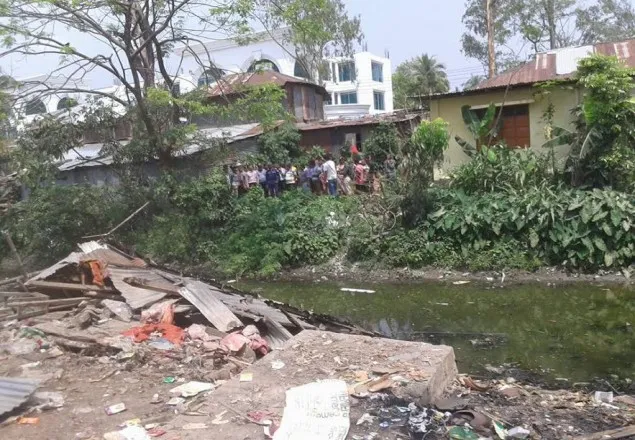 ভোলায় খালের দু’পাড়ে অবৈধ অর্ধশতাধিক প্রতিষ্ঠান উচ্ছেদ