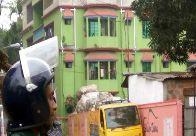 আতিয়া মহল থেকে ৫ বাসিন্দা উদ্ধার
