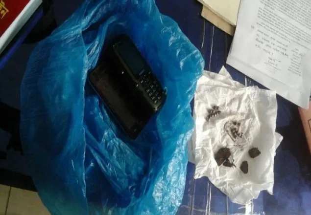 বিস্ফোরণস্থলে পাওয়া স্প্লিন্টার, মোবাইল থানায়