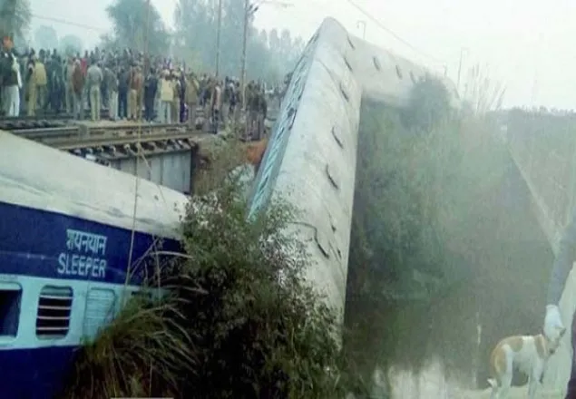 ভারতের উত্তরপ্রদেশে ট্রেন লাইনচ্যুত, আহত ১৮