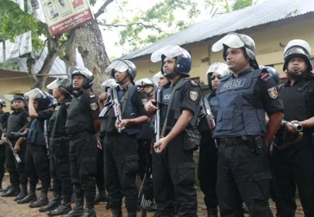 কুমিল্লার জঙ্গি আস্তানায় আধা ঘণ্টায় ৯৭ রাউন্ড গুলিবর্ষণ 