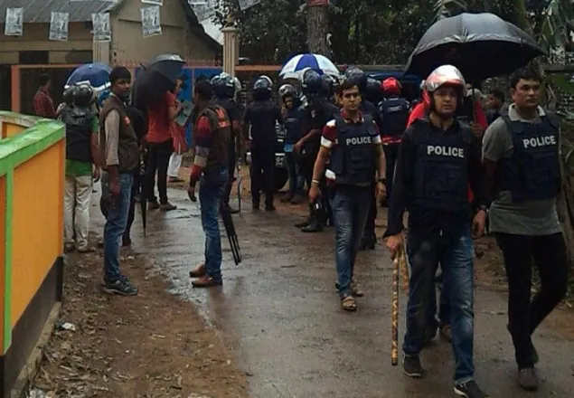 কোটবাড়ি জঙ্গি আস্তানার বোমা নিষ্ক্রিয়করণ চলছে 
