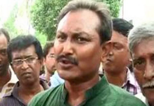 দফতরে তালা, দায়িত্বে ফিরতে পারছেন না বুলবুল