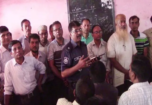 ঝিনাইদহে পুলিশ কর্তৃক শিক্ষক লাঞ্ছিত