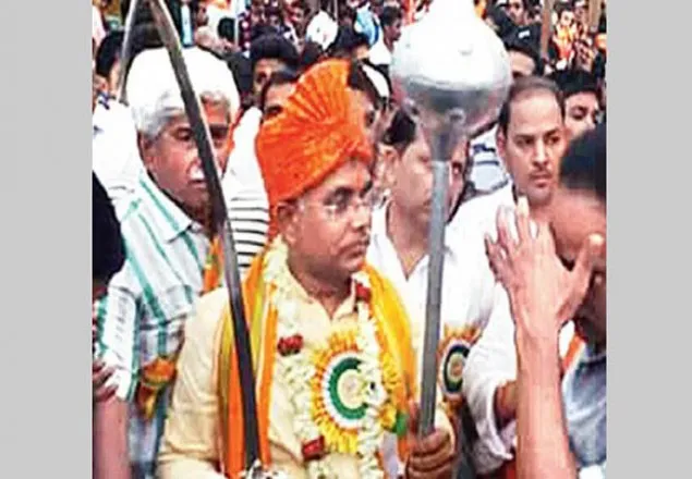 লাথি মেরে বাংলাদেশে পাঠিয়ে দেব: বিজেপি নেতা