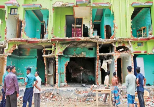 ঝাঁঝরা আতিয়া মহল দেখে আঁতকে উঠেছেন বাসিন্ধারা