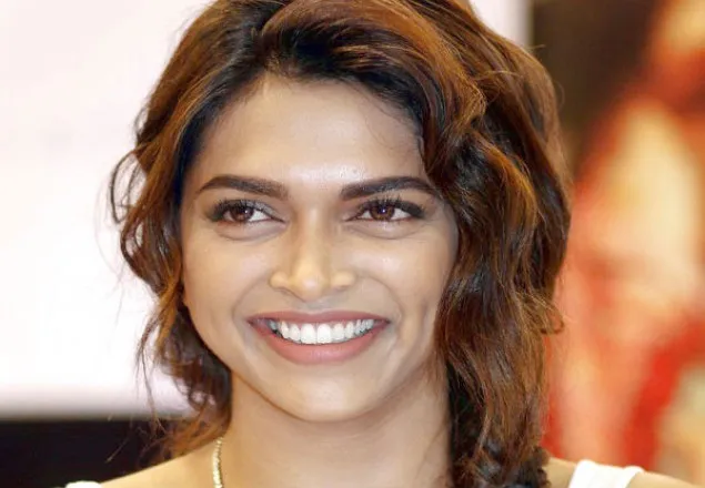 শাহরুখের ছবিকে দীপিকার ‘না’