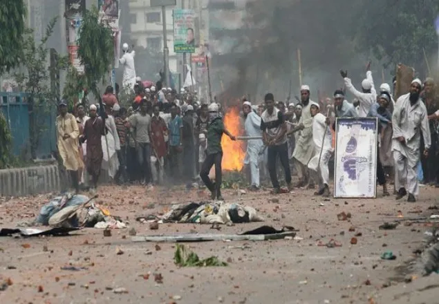 অদ্ভুত রাজনীতিতে নয়া সমীকরণ