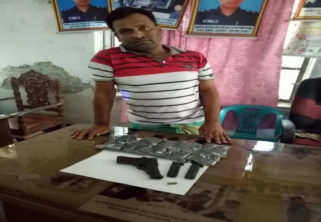 শার্শায় অস্ত্র-গুলি ও হেরোইনসহ আন্তজেলা ডাকাত সর্দার আটক