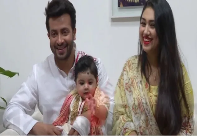‘১৬ কোটি মানুষকে বোকা বানাতে সক্ষম হল অপু-শাকিব’