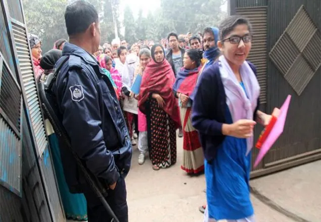 পরীক্ষা শুরুর ৩০ মিনিট আগে কেন্দ্রে প্রবেশ করতে হবে