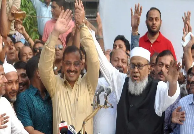 একই মঞ্চে মহিউদ্দিন-নাছির!